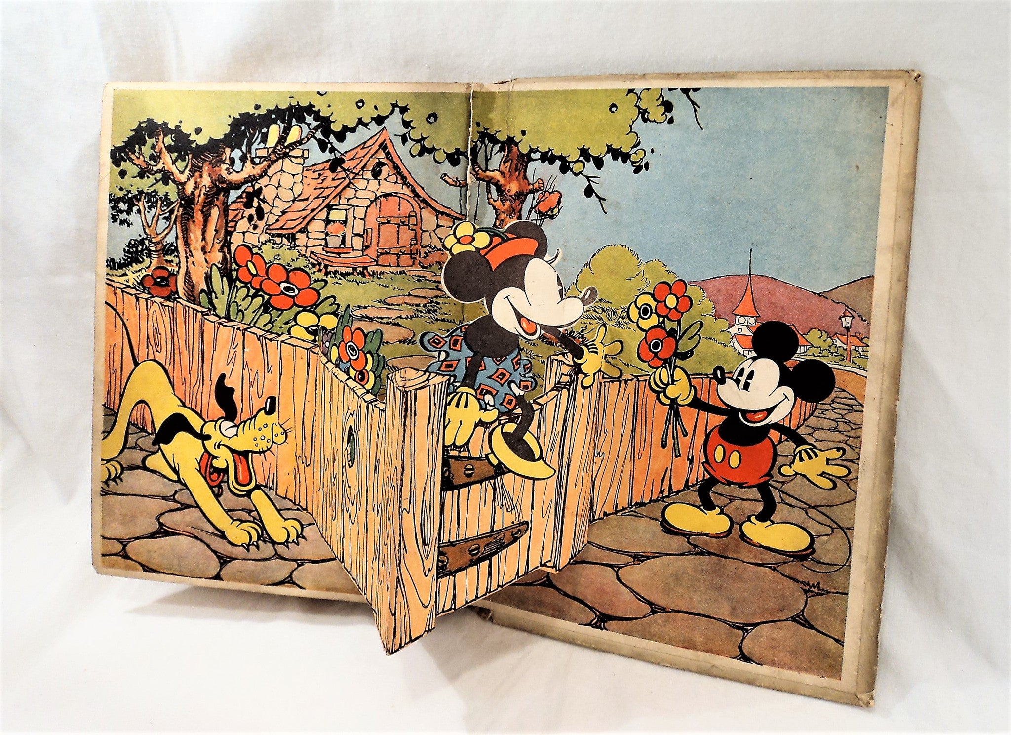 1933 The Pop-Up Minnie Mouse Book