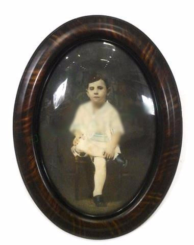Paint Grain Frame w/Bubble Glass Portrait