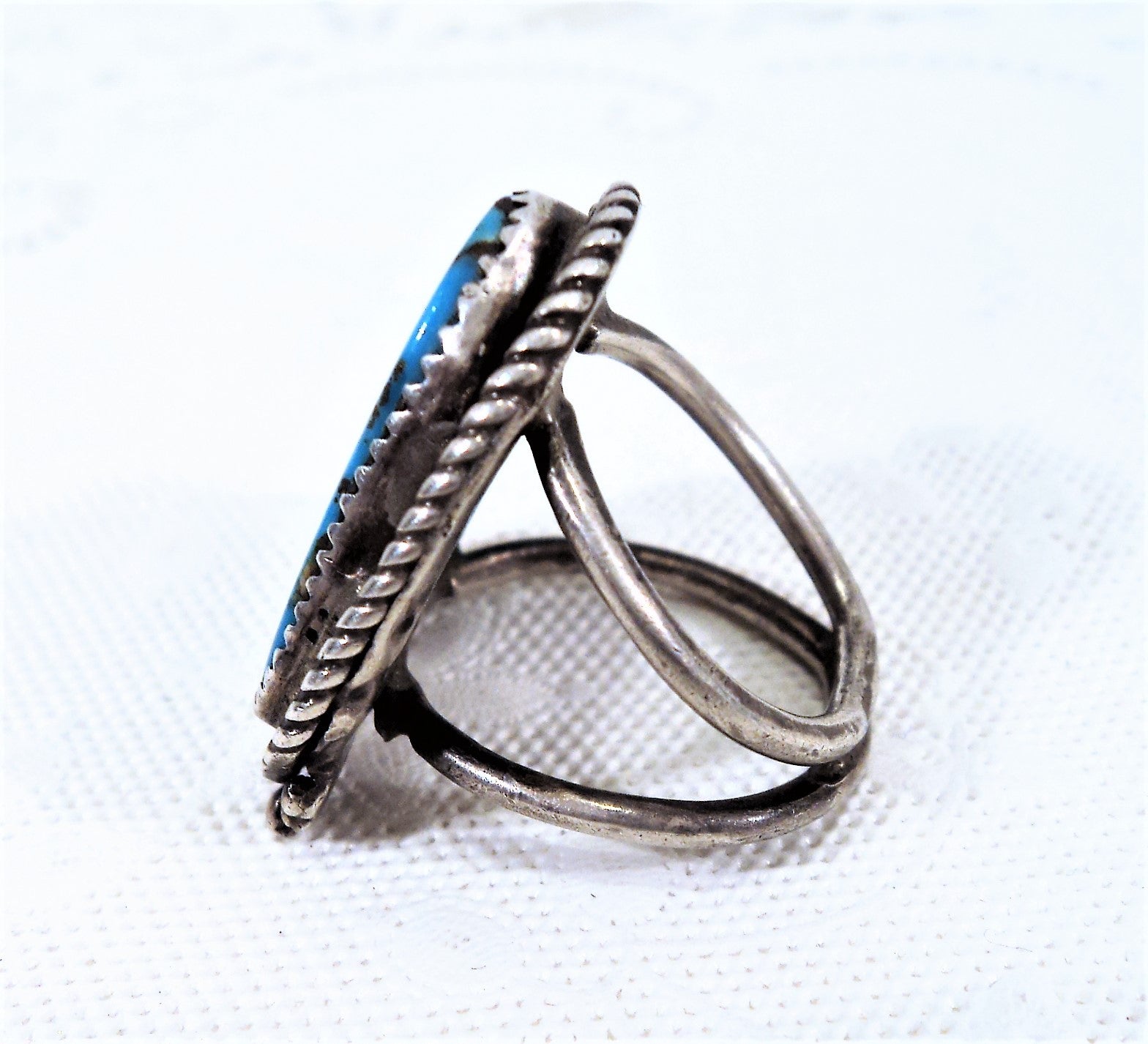 Vintage Native American Turquoise and Silver Ring