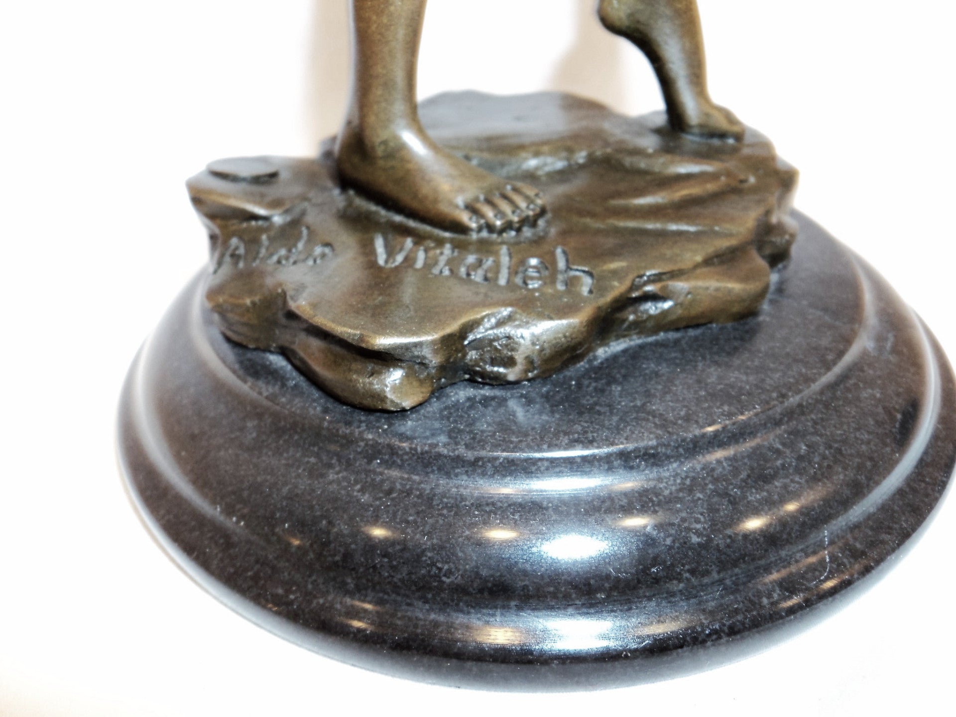 Nude Female Bronze Sculpture Aldo Vitaleh
