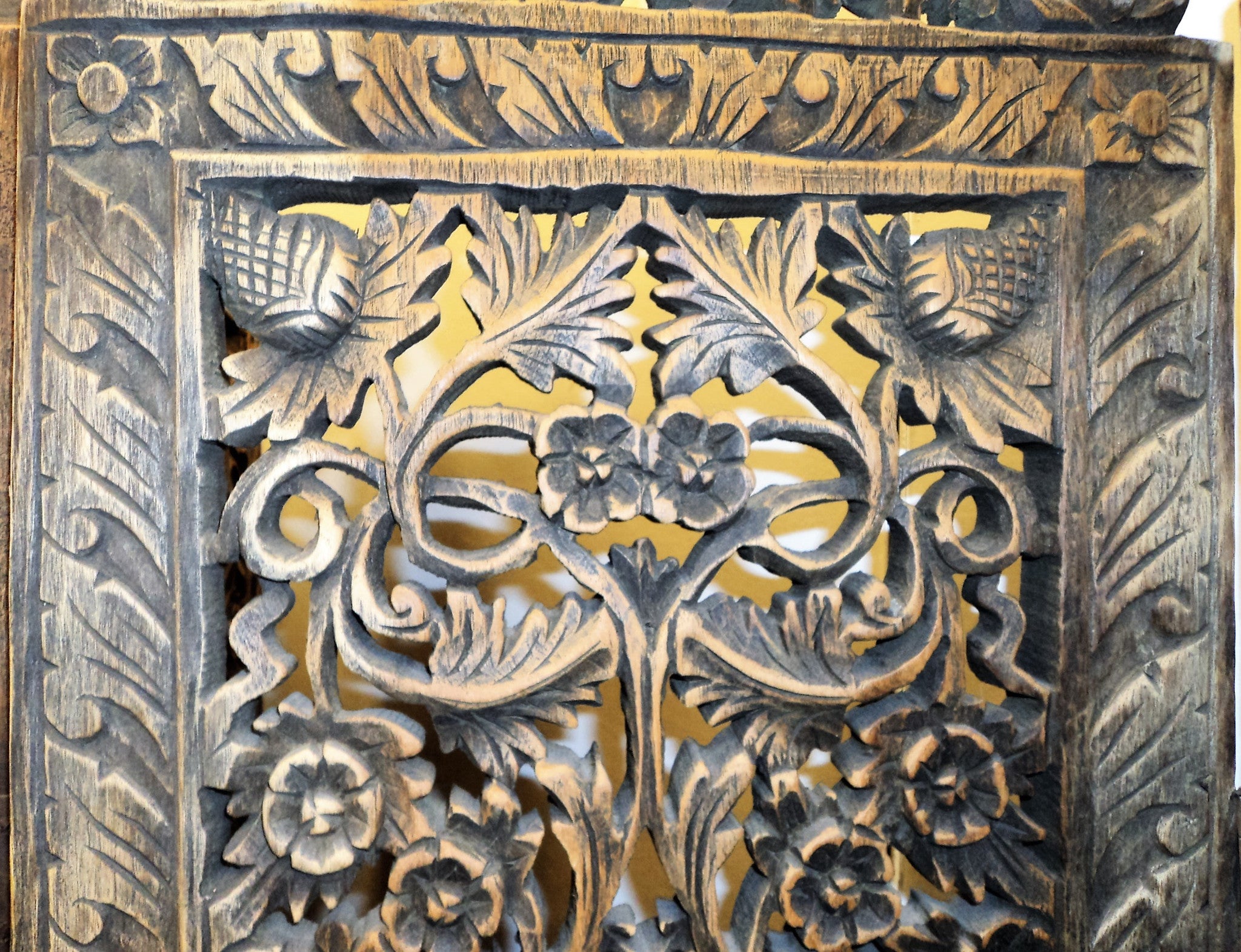 Six-panel Wood Carved Reticulated Screen