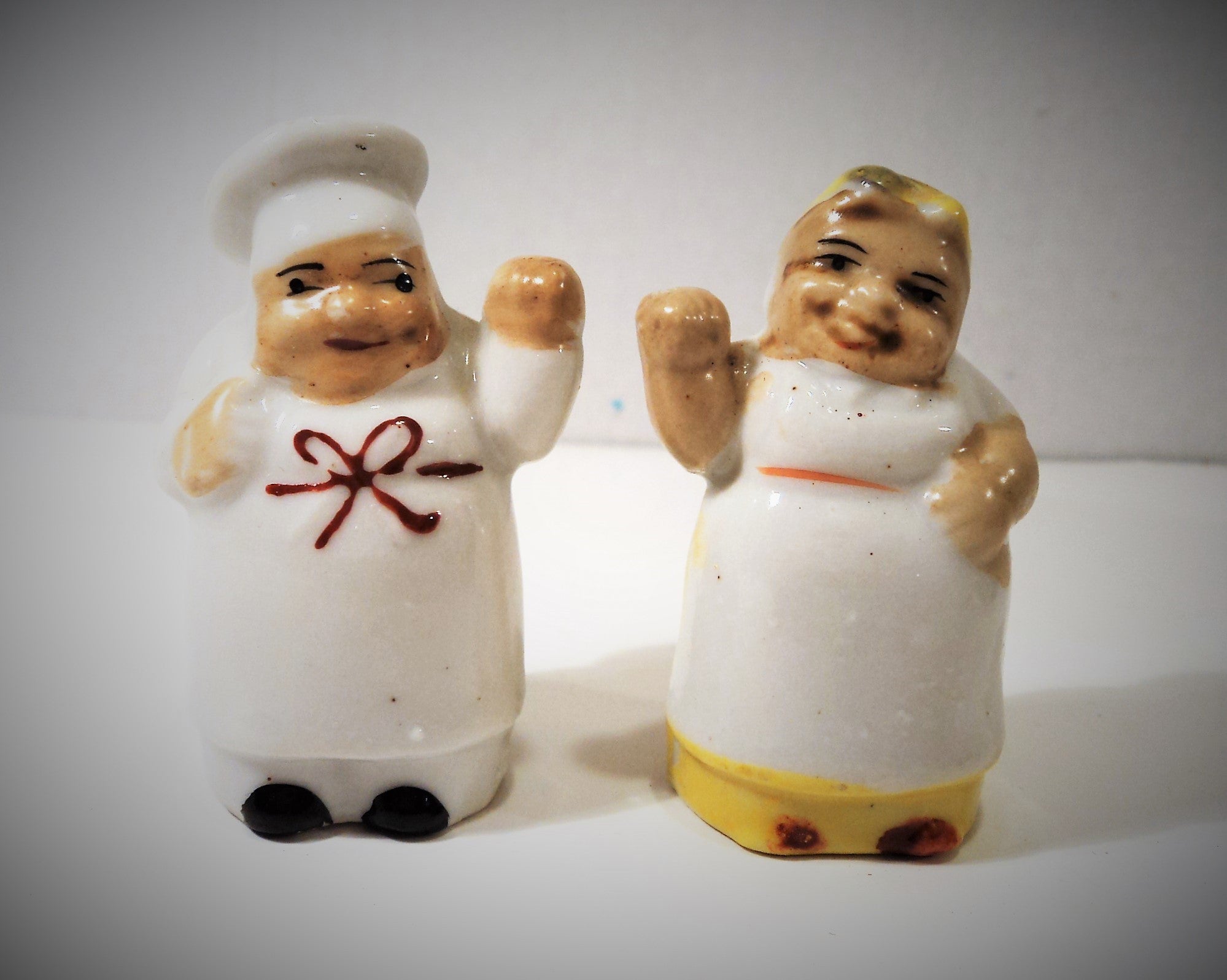 Chef figurine salt pepper Chef shakers ceramic Mid century set