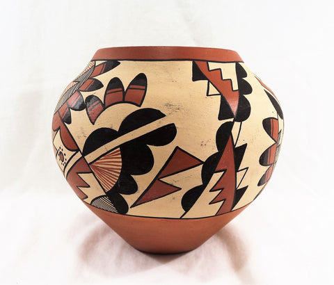 Native American Indian Jemez Pueblo Pottery with Feather Design