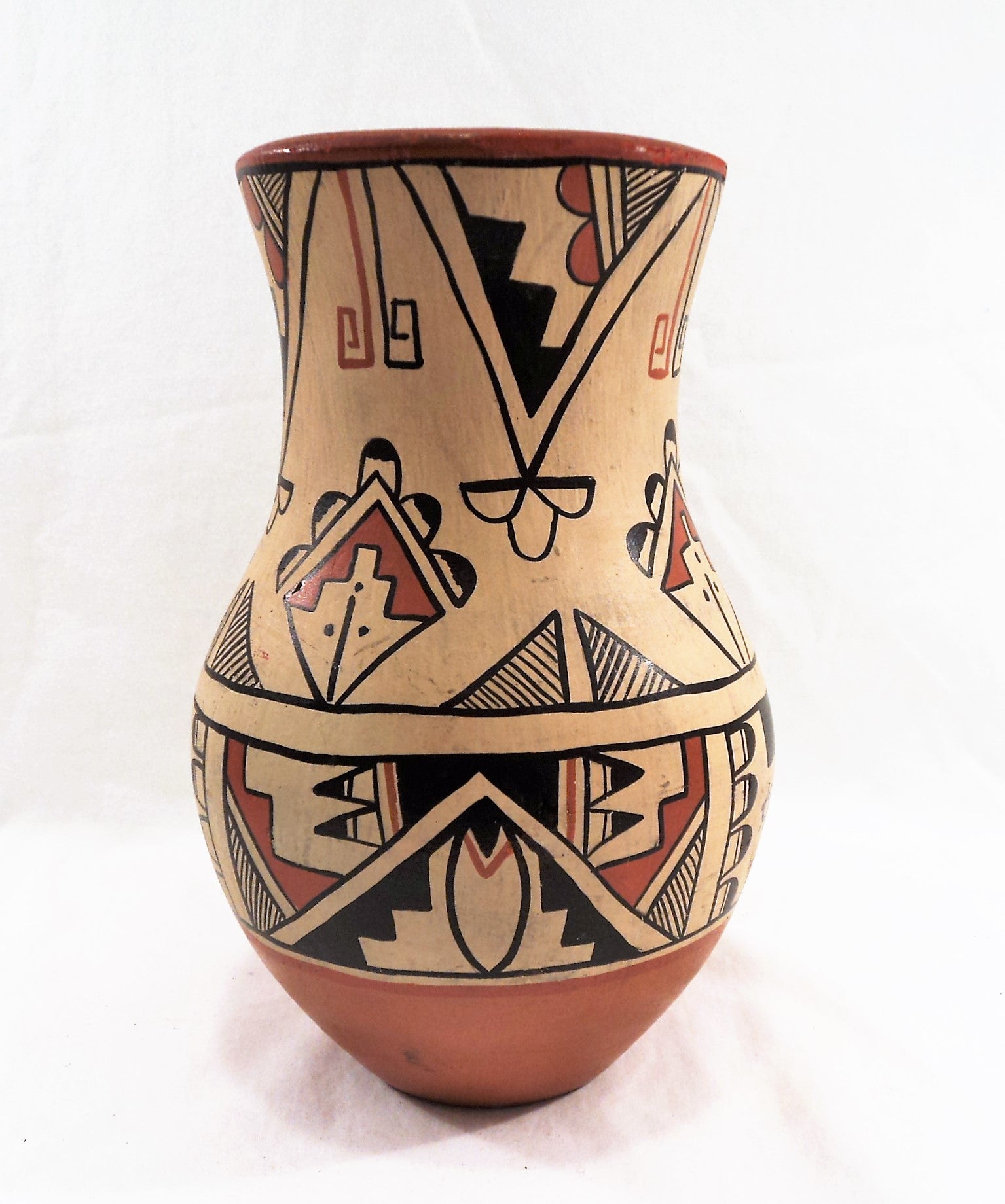 Native American Indian Jemez Pueblo Pottery with Feather Design