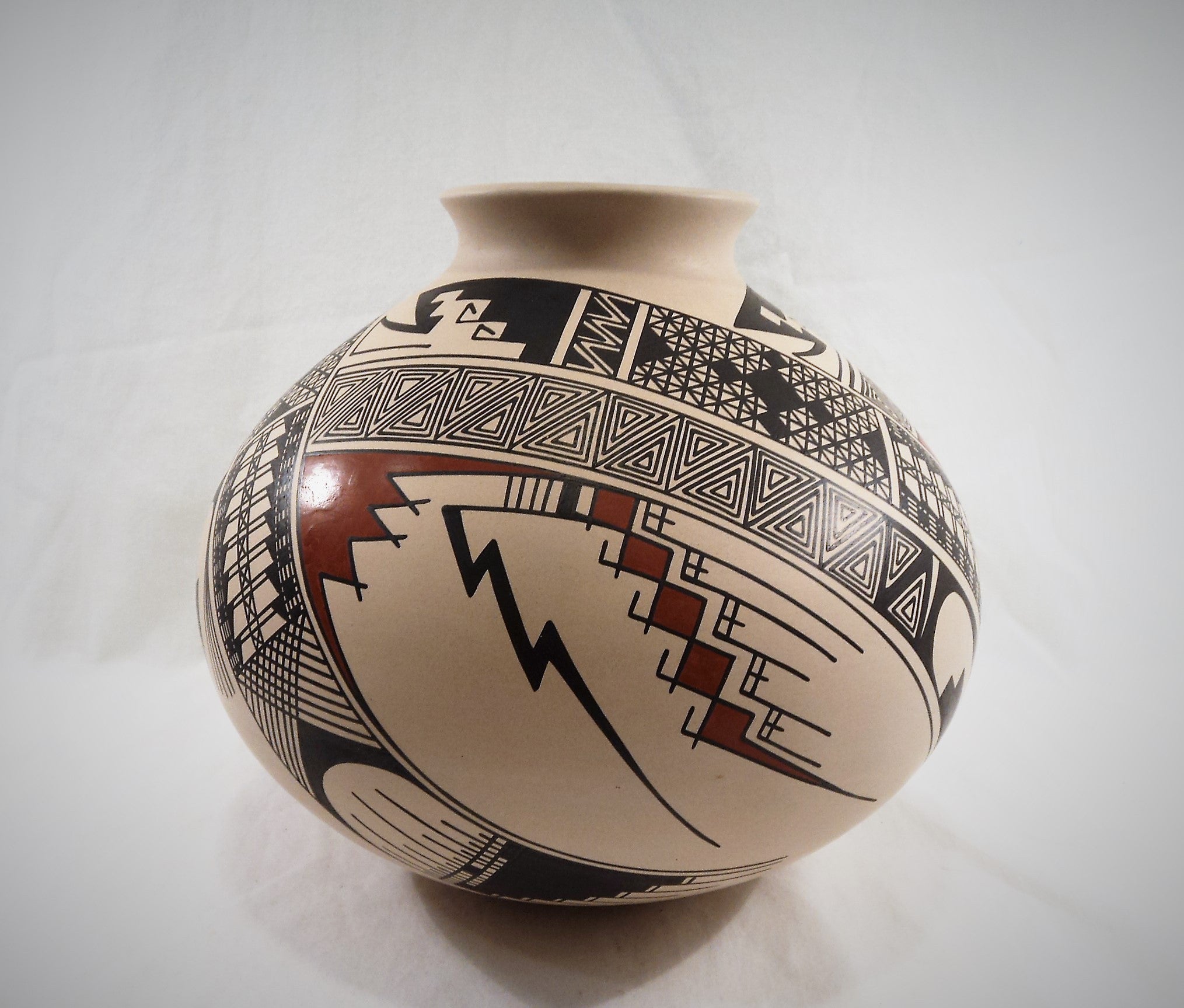 Mata Ortiz Pottery by Alvano Quezada