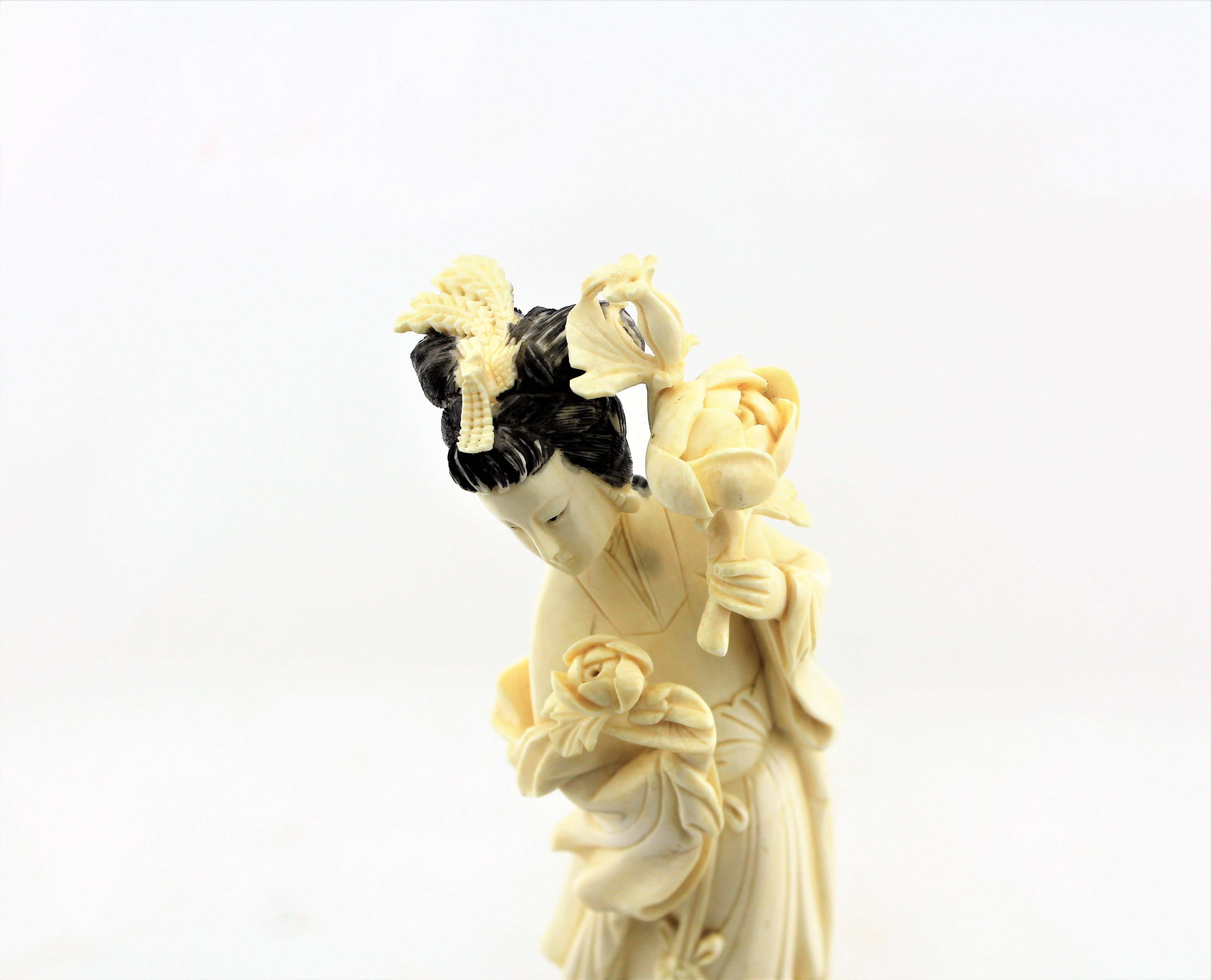 Victorian Era Chinese Court Lady Sculpture