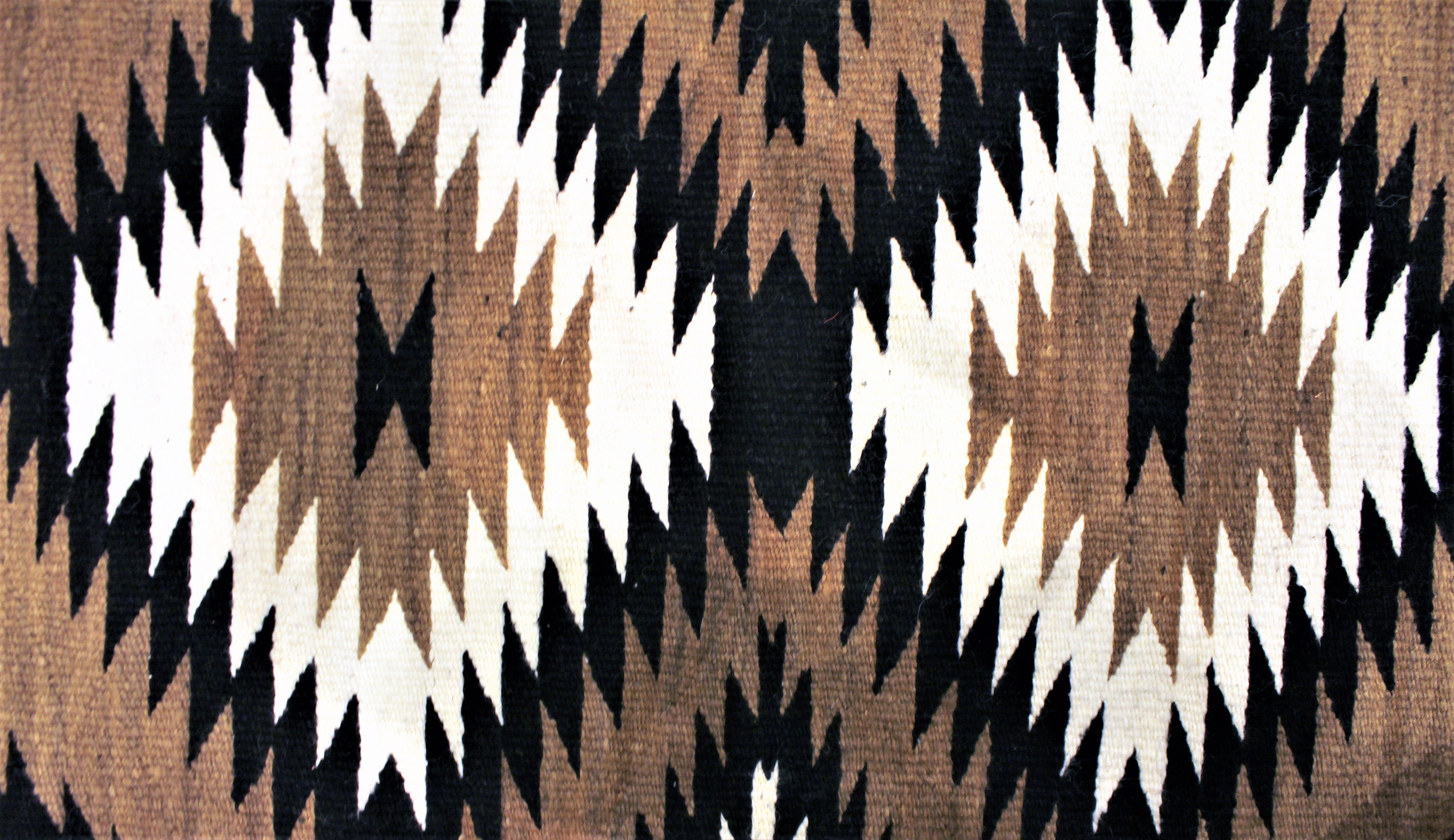 Double Sunrise Pattern Navajo Rug