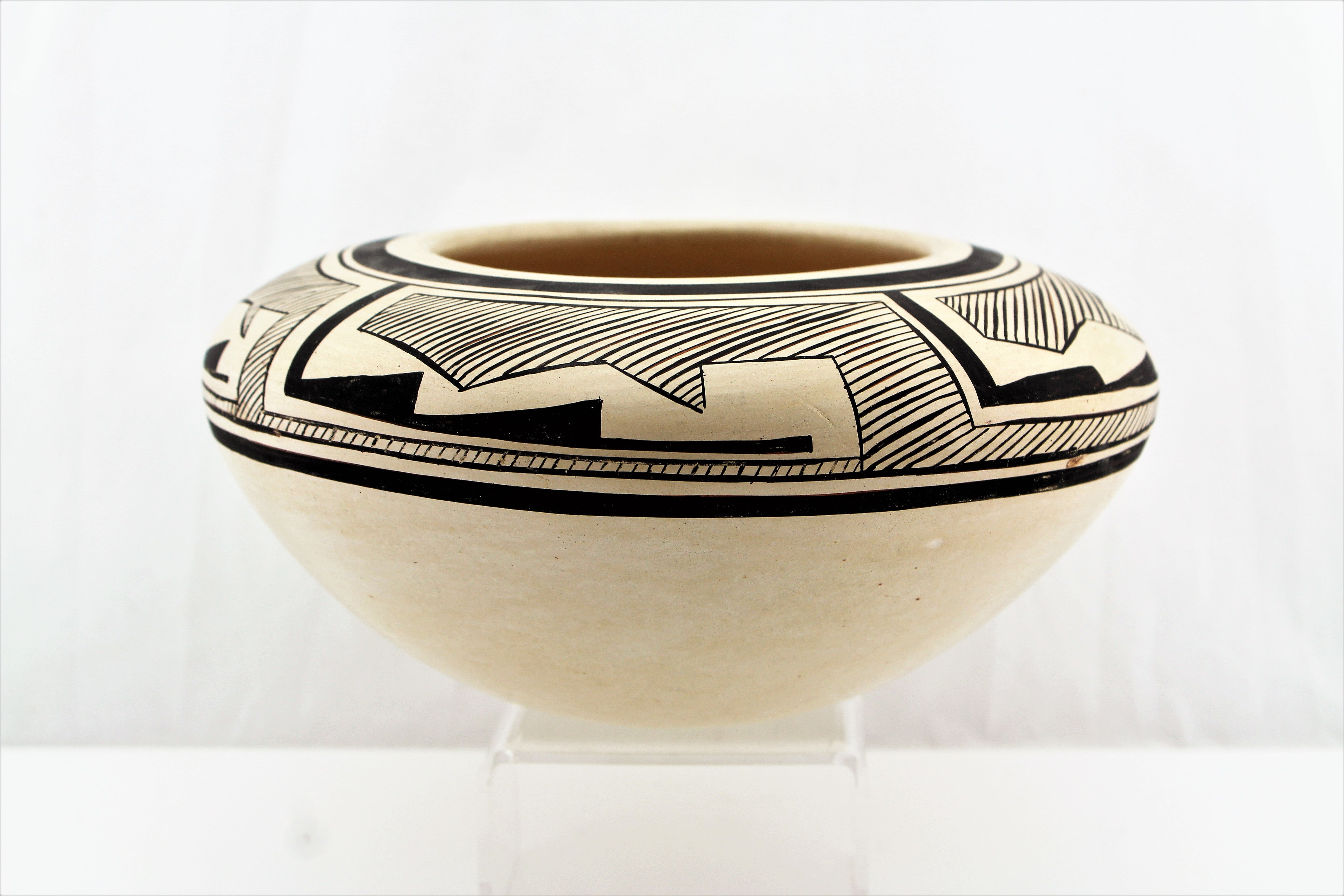 Anasazi Style Hopi Tewa Pottery Bowl