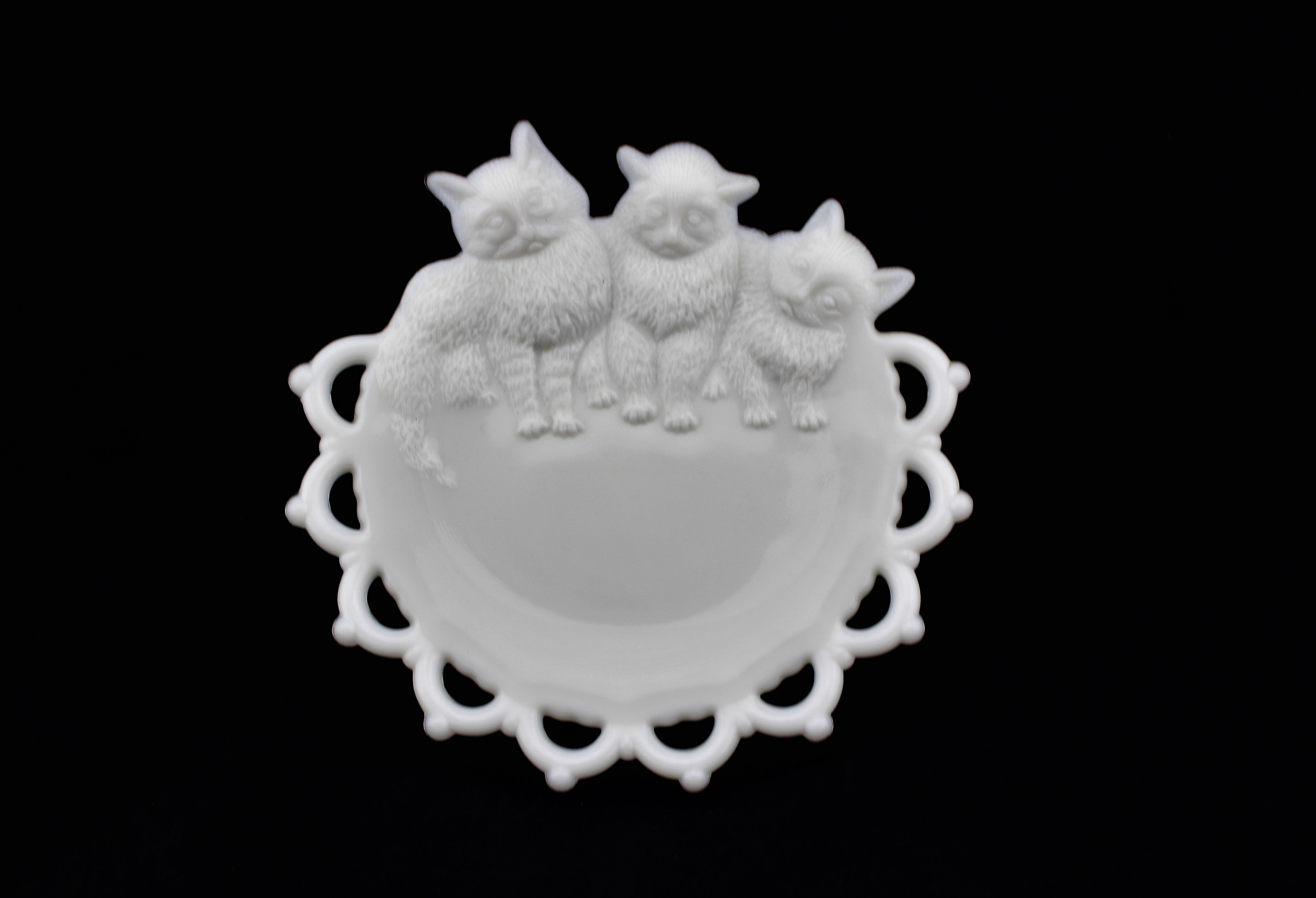 Westmoreland Lace Edge Kitten Plate