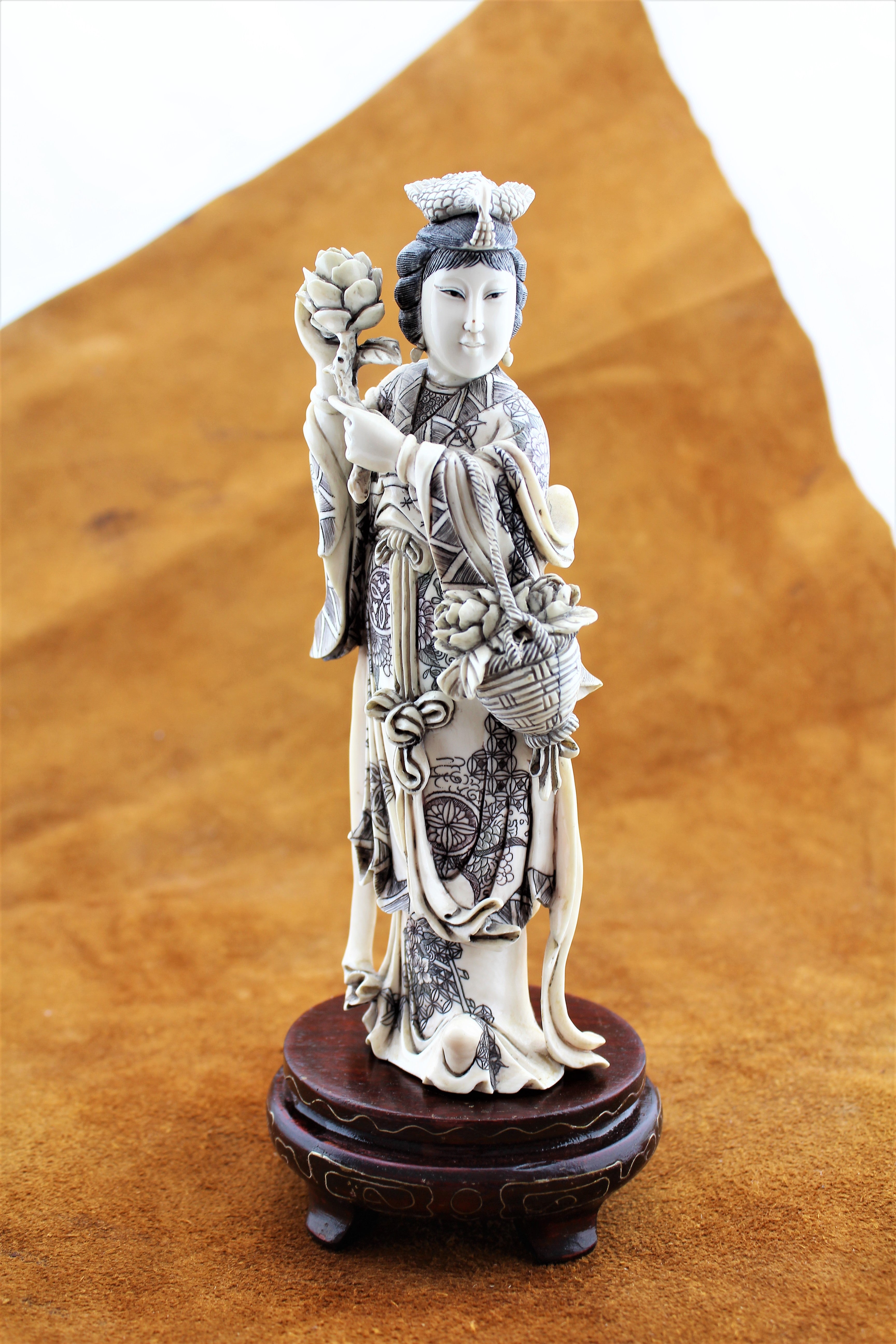 Chinese Bone Carved Court Lady