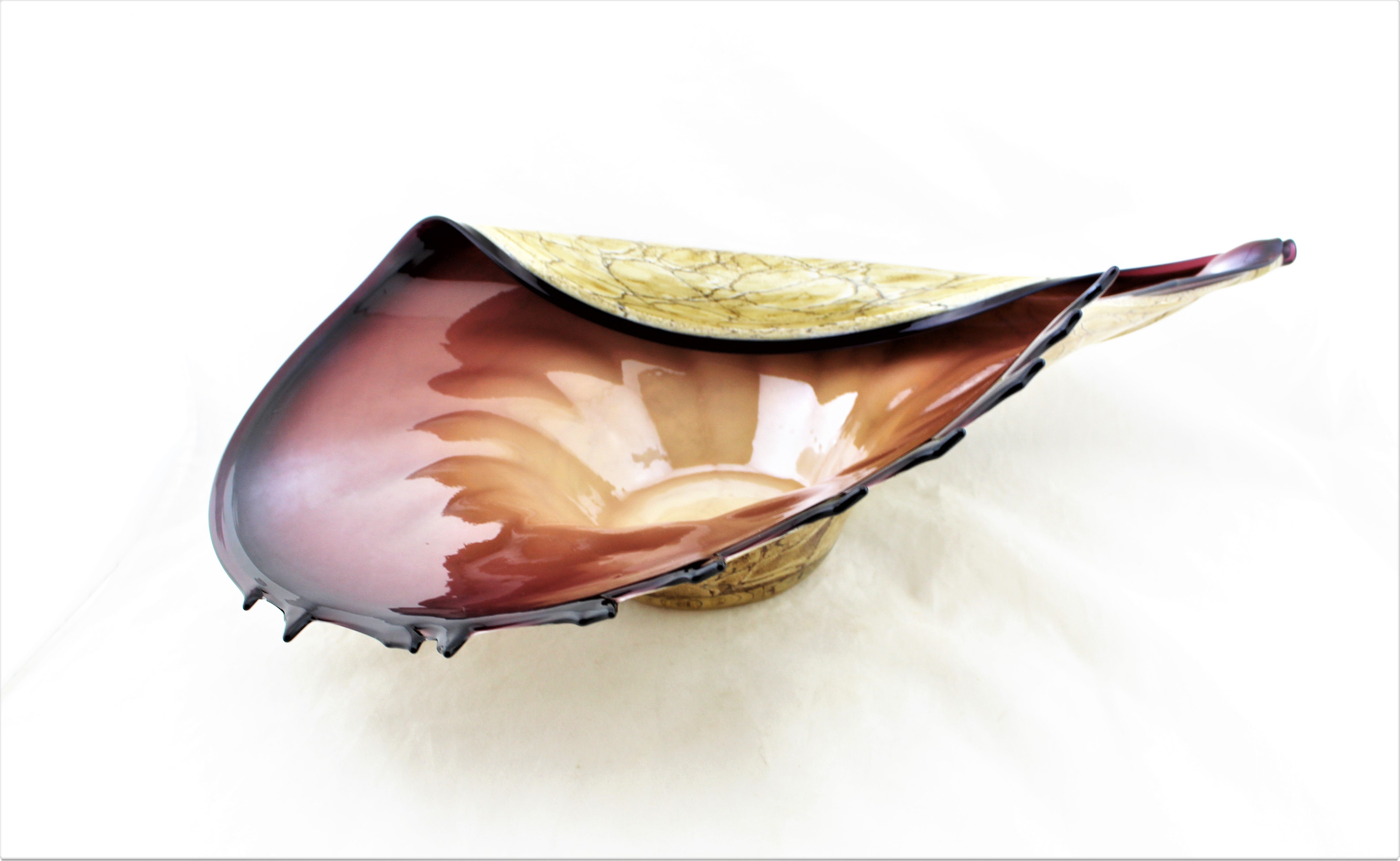 Art Glass Sea Shell Console Bowl
